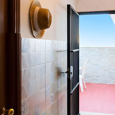 Casa Vacacional En Conil Centro Con Terraza Privada Solo Familias Y Parejas Lägenhet